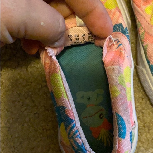 Stitch canvas shoes - Picture 4 of 4